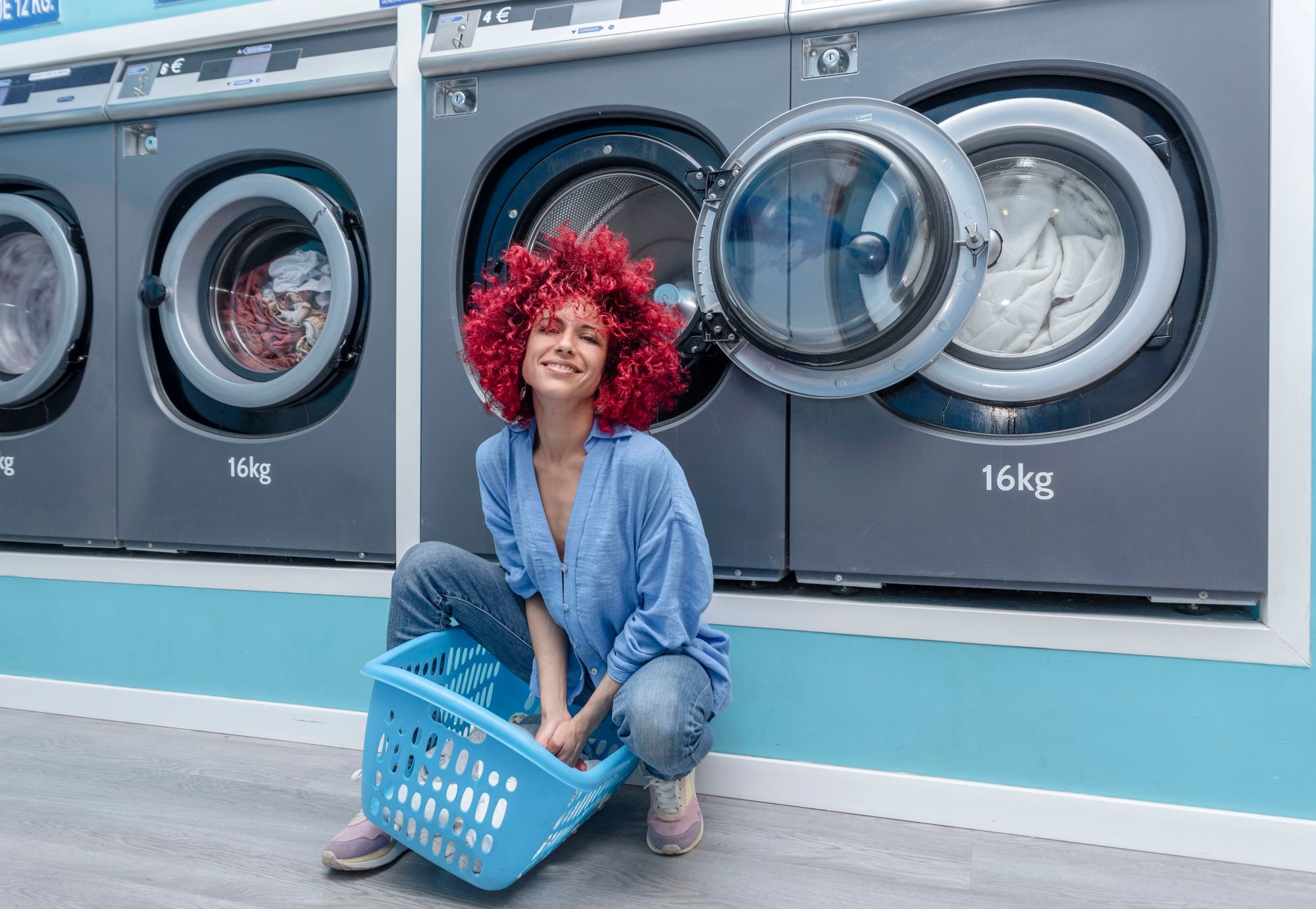 Laundromat Shutterstock 2159621911 Resized